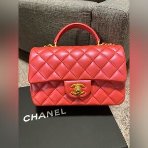 ✖️SOLD✖️Chanel 21S Iridescent Red/Dark Pink Mini Rectangle Top Handle